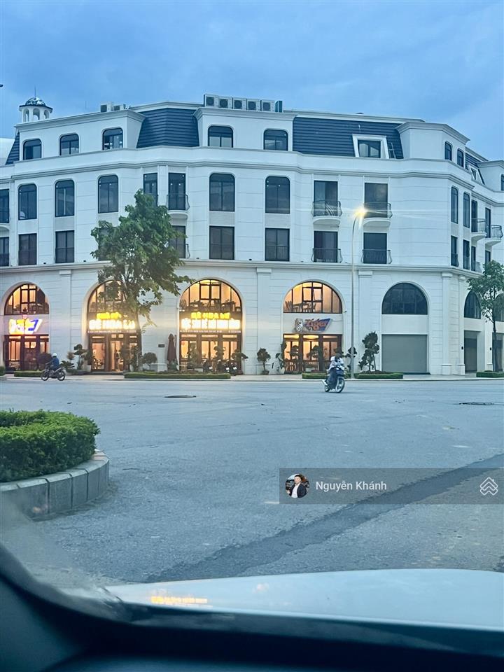 Bán gấp căn góc hinode royal park 205m2  mt 11.5m  5 tầng  3 mặt thoáng giá chỉ hơn 100tr/m2
