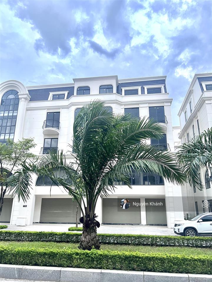 Bán gấp căn góc hinode royal park 205m2  mt 11.5m  5 tầng  3 mặt thoáng giá chỉ hơn 100tr/m2
