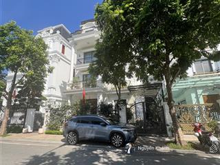 Hàng hiếm. biệt thự vinhomes green bay mễ trì view hồ 8ha  148m2  6 tầng  khu sống đẳng cấp