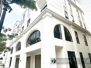 Bán liền kề hinode royal park 187m mặt tiền 10,5m giá 36,8 tỷ thương lượng