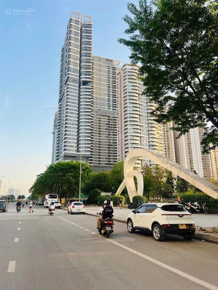 Bán tòa nhà cạnh ngoại giao đoàn, 90m2, 7 tầng tm, ngõ oto, thuê 100tr  view đại sứ quán. 22,5 tỷ