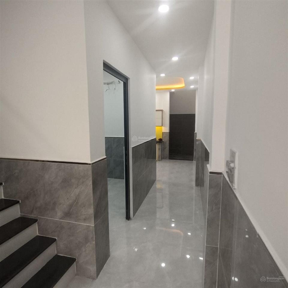 Nhà 2 tầng 4pn hẻm xe hơi thông sát mặt tiền