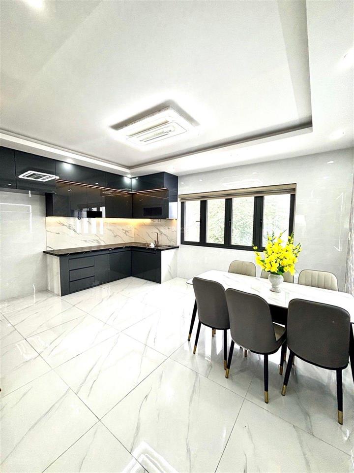 Nhà mới đẹp full nội thất dọn vào ở ngay giá chỉ 6.x tỷ