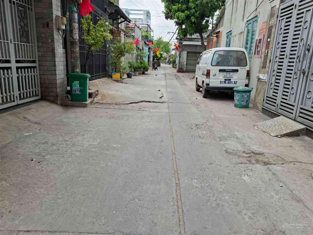 Nhà bán hẻm xe hơi  2 tầng btct 4,4m x 17m đường số 10 bình tân
