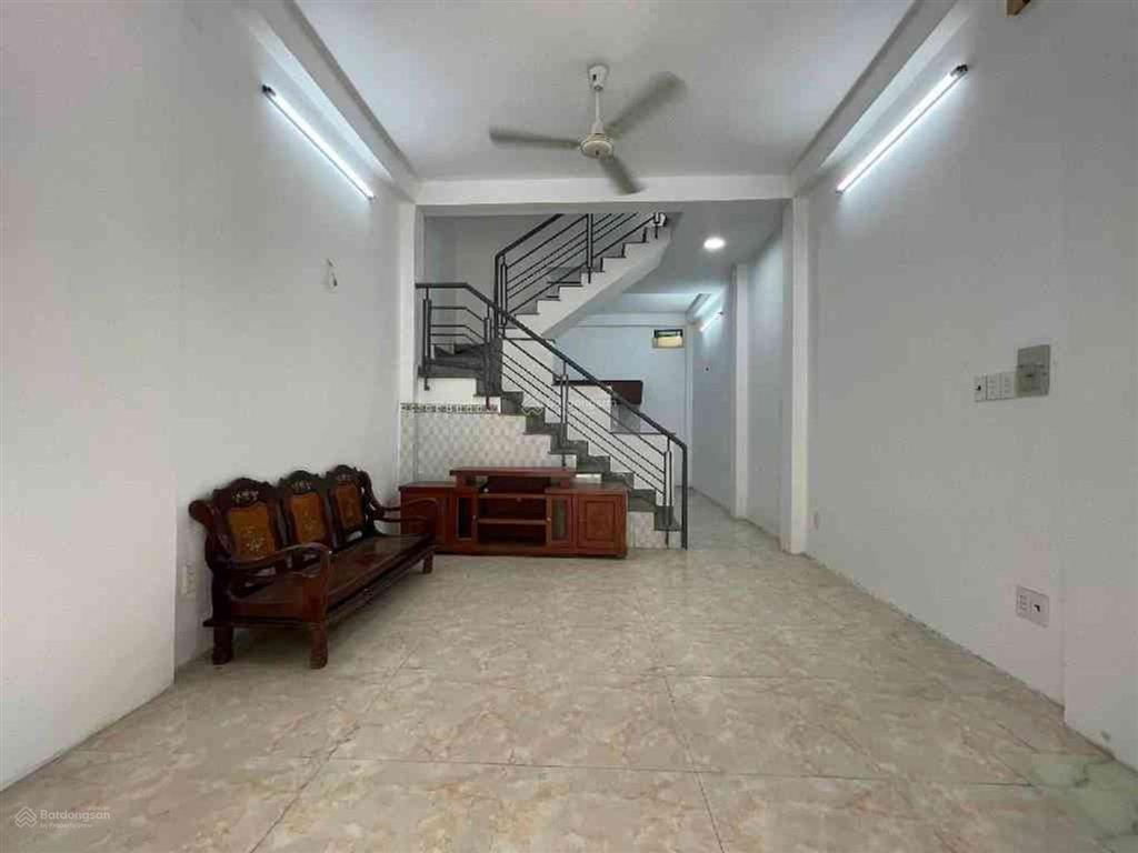 Nhà hẻm thông 5m, 2 phòng ngủ, sổ hồng riêng, giá chỉ nhỉnh 4 tỷ