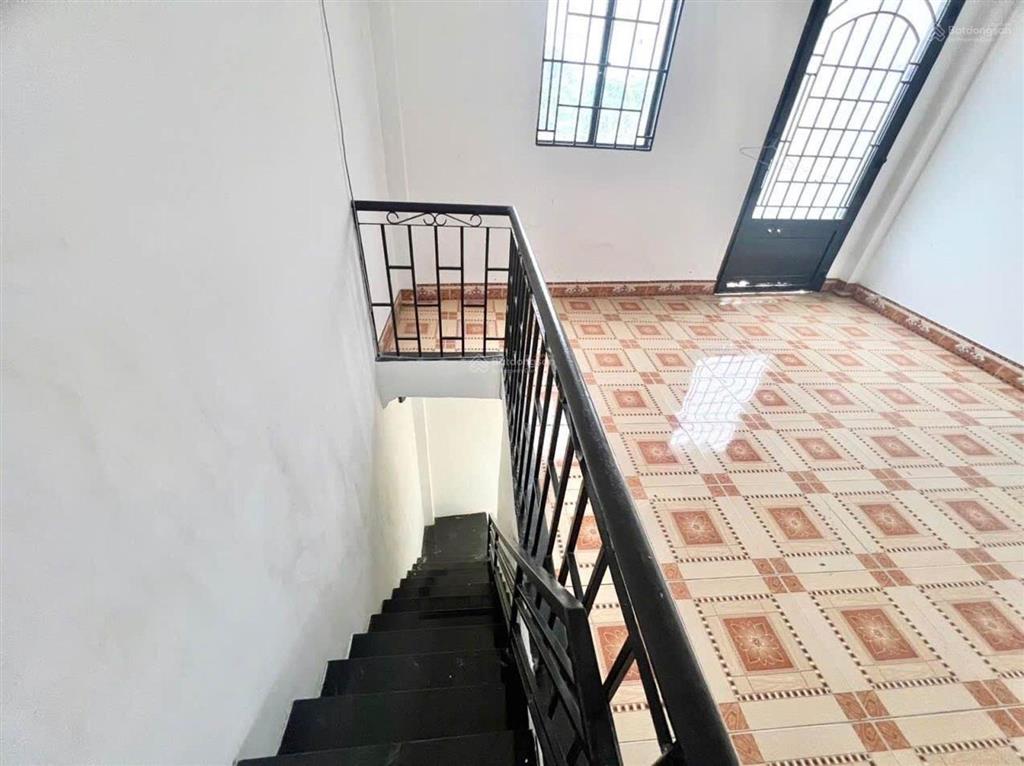 Nhà 2 tầng hương lộ 2  sát bệnh viện bình tân