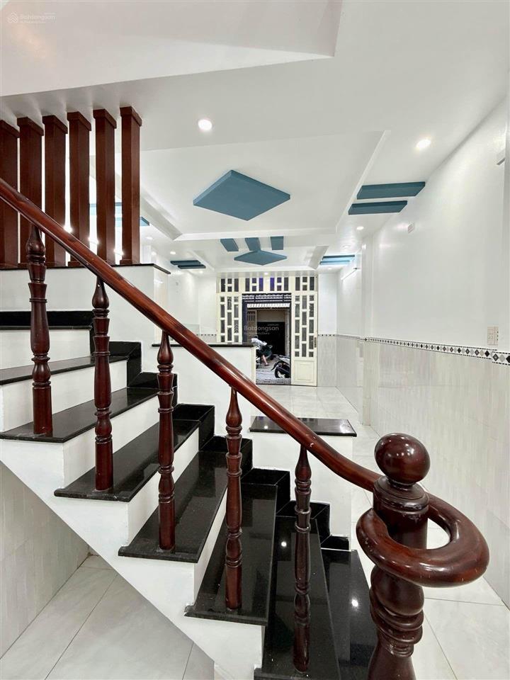 Bán nhà liên khu 45 ngay chợ bình thành
