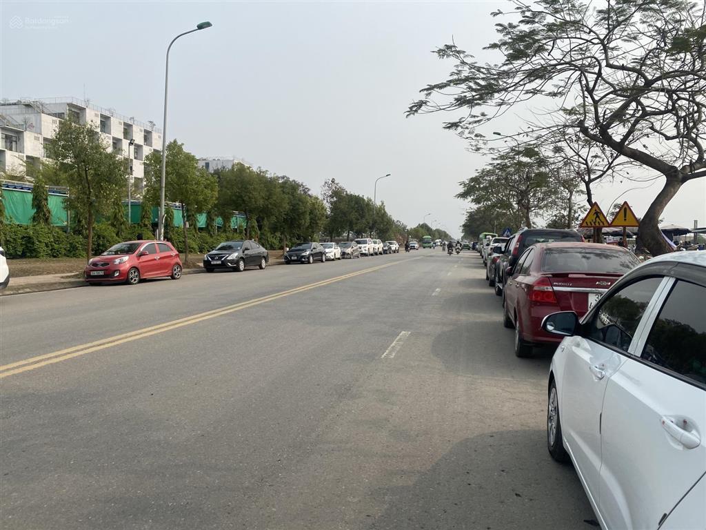 Bán gấp lô góc 153m2 bình yên, hoà lạc ngay cạnh đh fpt và đhqg giá hơn 30tr/m2. 0971 254 ***