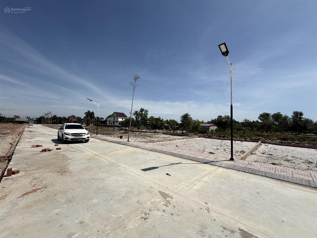 Đất cách biển 300m giá chỉ 450 triệu