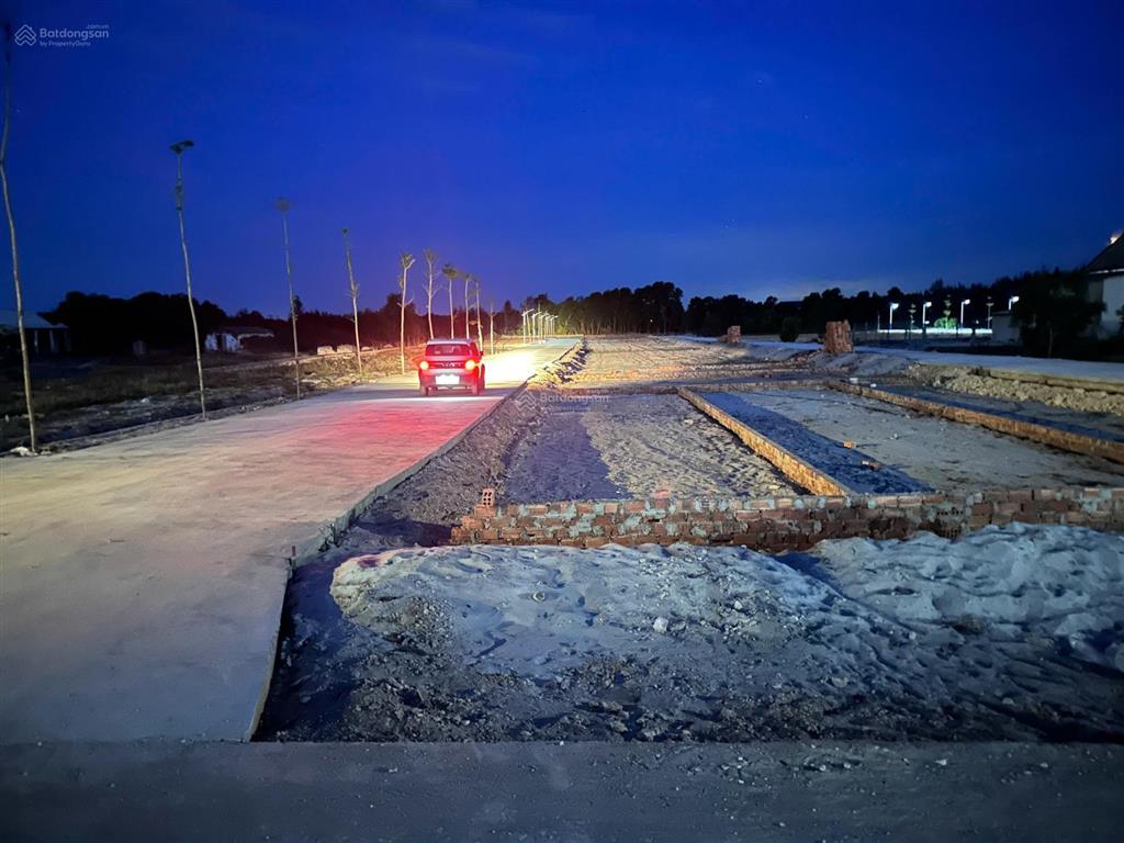 Đất cách biển 300m giá chỉ 450 triệu