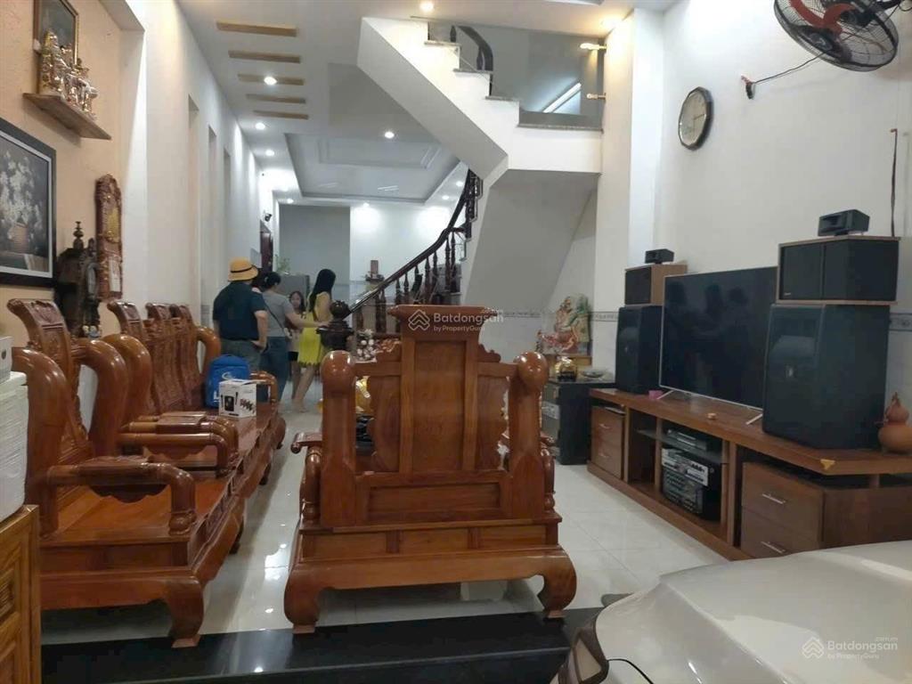10.5 triệu/tháng, nhà 1 trệt 2 lầu, đường phạm ngọc thạch, p9, vũng tàu