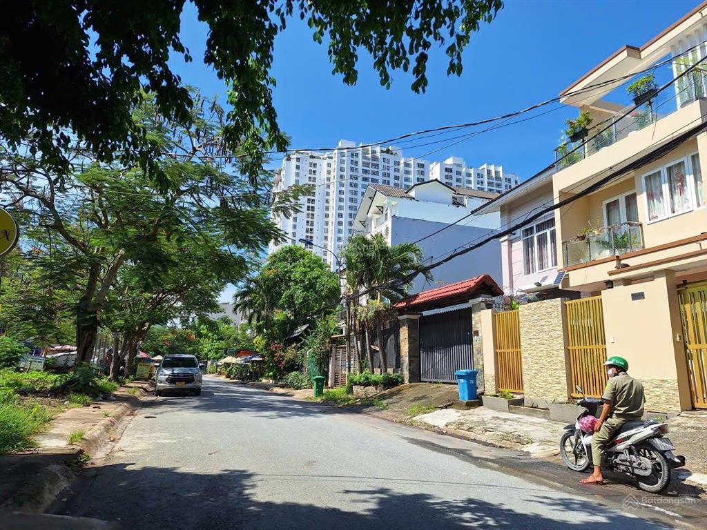 Đất kdc làng đại học, 5x25m, chỉ 9,99 tỷ, xây dựng tự do