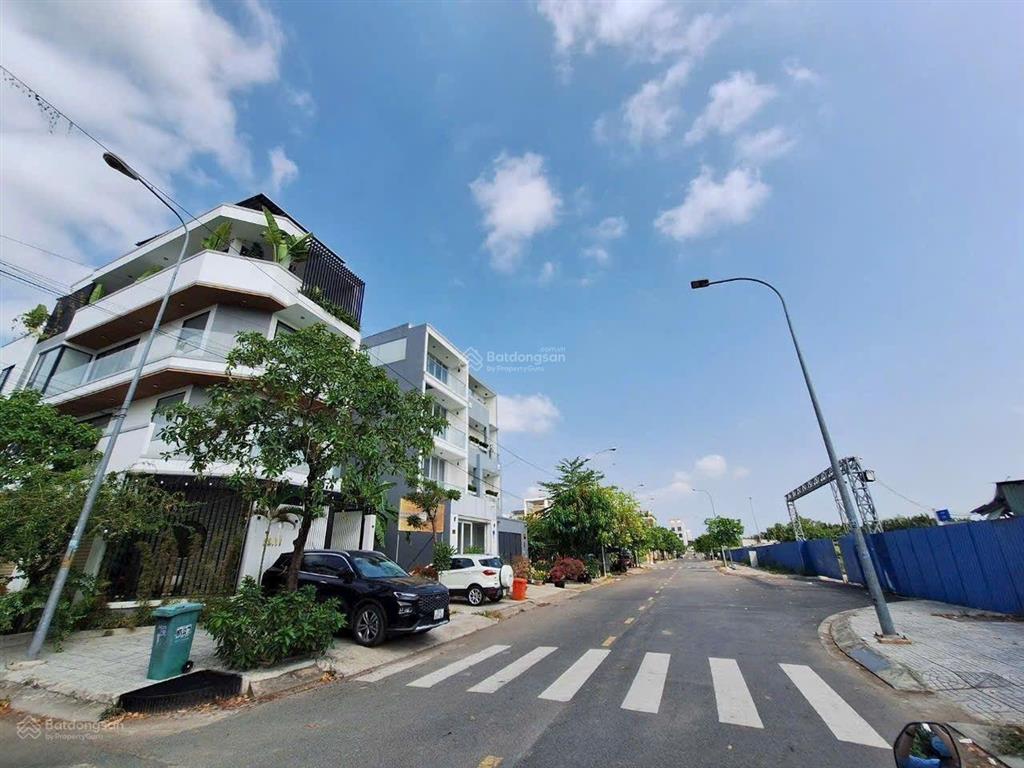 Hiếm, nền đất đối diện chung cư, 5x19m, 6tỷ7, xây tự do, cạnh lê văn lương