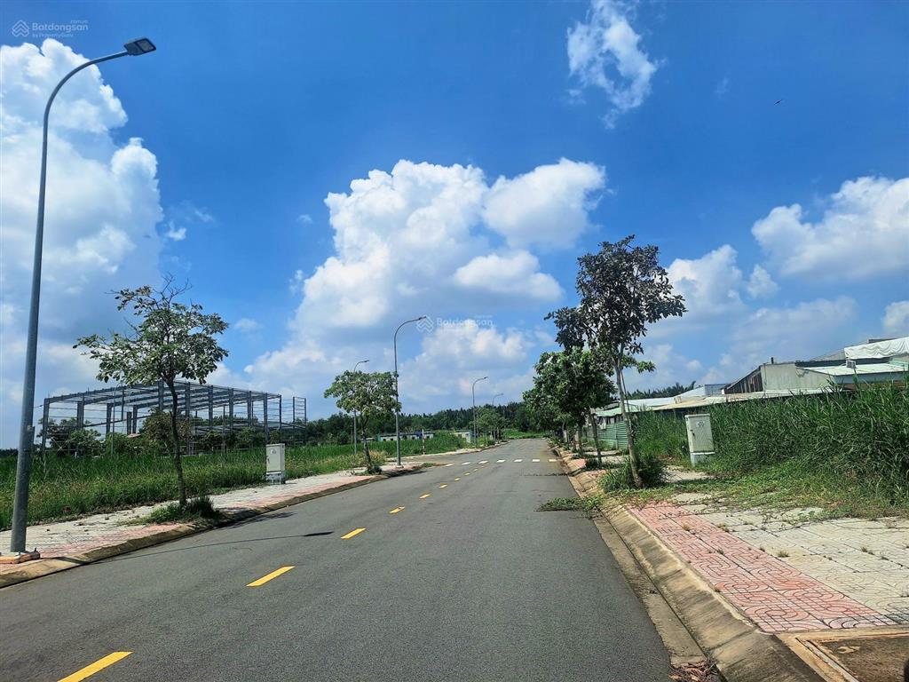 Hiếm, nền đất đối diện chung cư, 5x19m, 6tỷ7, xây tự do, cạnh lê văn lương