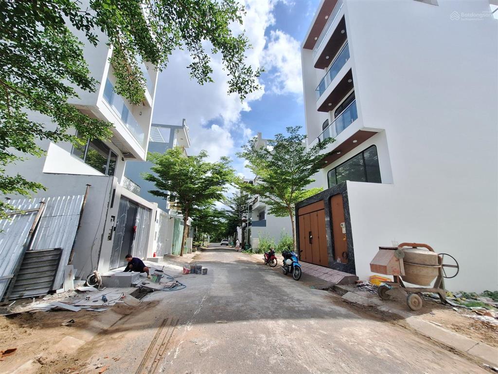 Siêu tốt, nền đất 1181 lê văn lương, 95m2, 7,25 tỷ, sổ riêng, xây 5 tầng