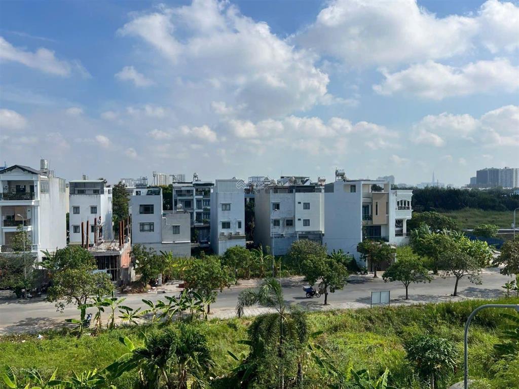 Nhà đối diện công viên, 6x14m, đào sư tích, chỉ 9 tỷ