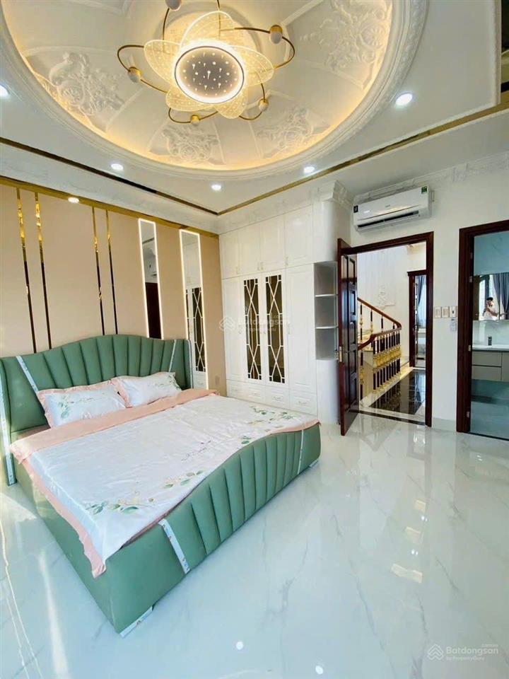 Nhà góc 2 mặt tiền, ngập tràn ánh nắng, 4 tầng lung linh, đào tông nguyên, chỉ 9,8 tỷ