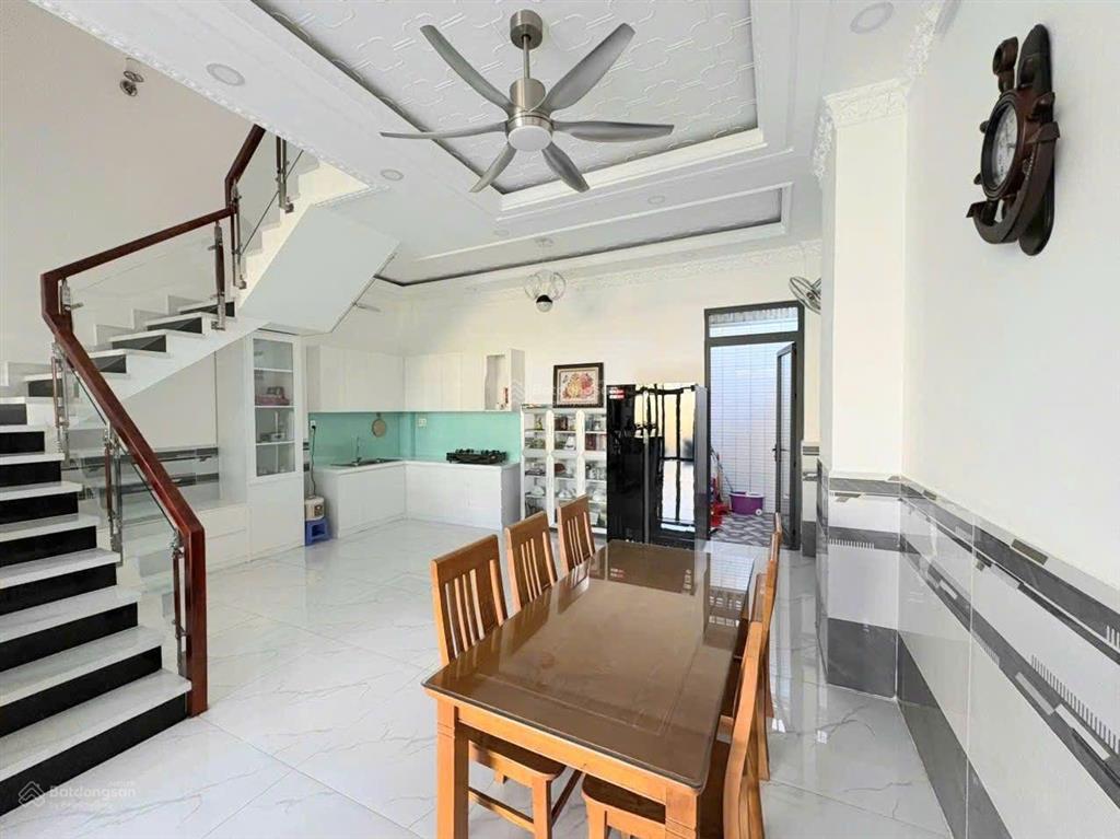 Nhà đối diện công viên, hẻm xe hơi lê văn lương, 6x14m, giá 9.99 tỷ
