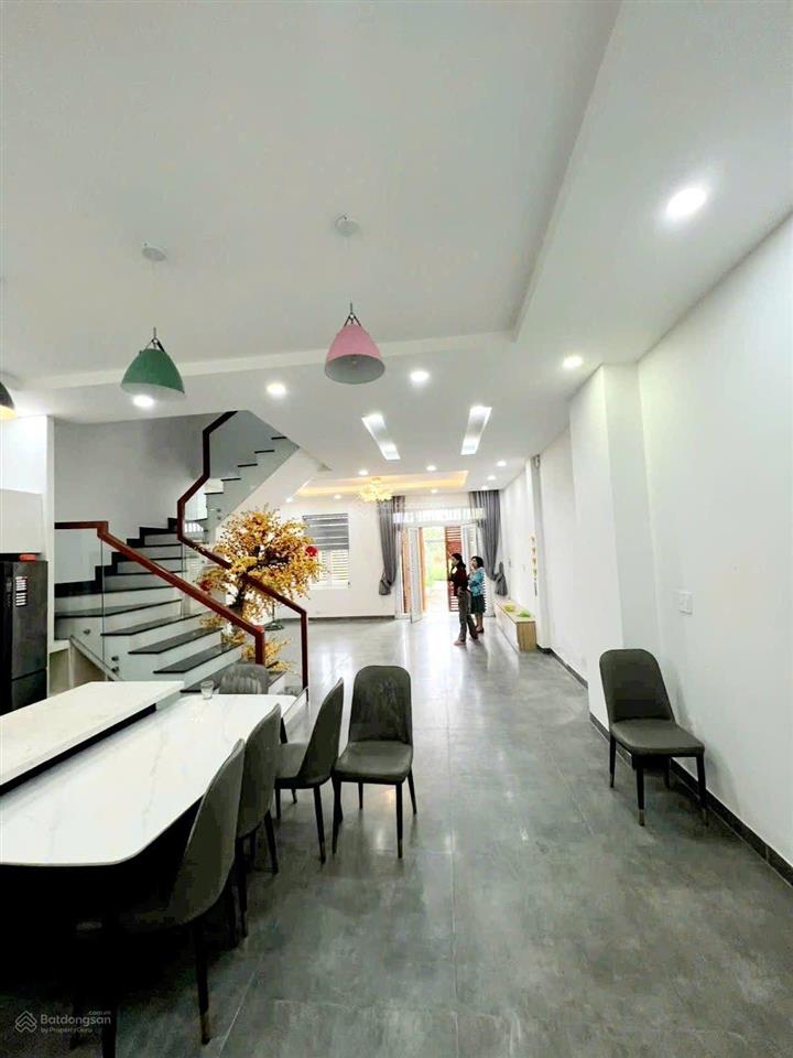 Nhà đối diện công viên, liền kề phú mỹ hưng, 6x14m, 9,29 tỷ