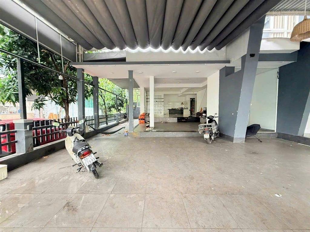 Mặt tiền trần thị liền, nhà góc 2 mặt tiền, 200m2, ngay khu làng đại học, 29 triệu/m