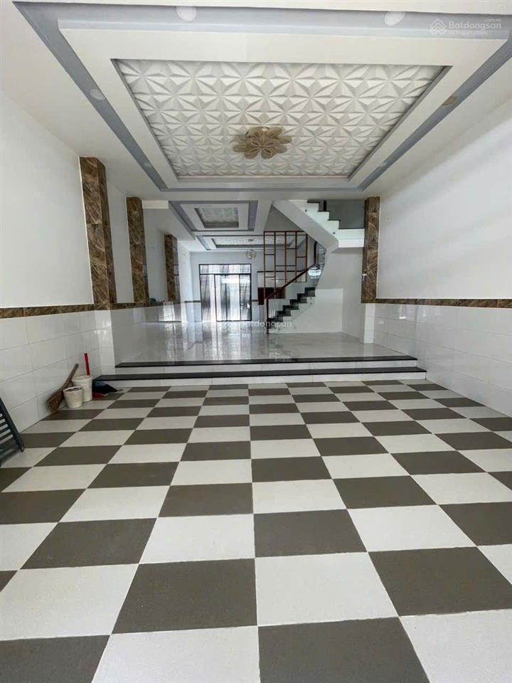Vừa ở vừa mở văn phòng, hẻm xe hơi lê văn lương, 5,5x14,5m, 4 phòng ngủ, 15 triệu/tháng