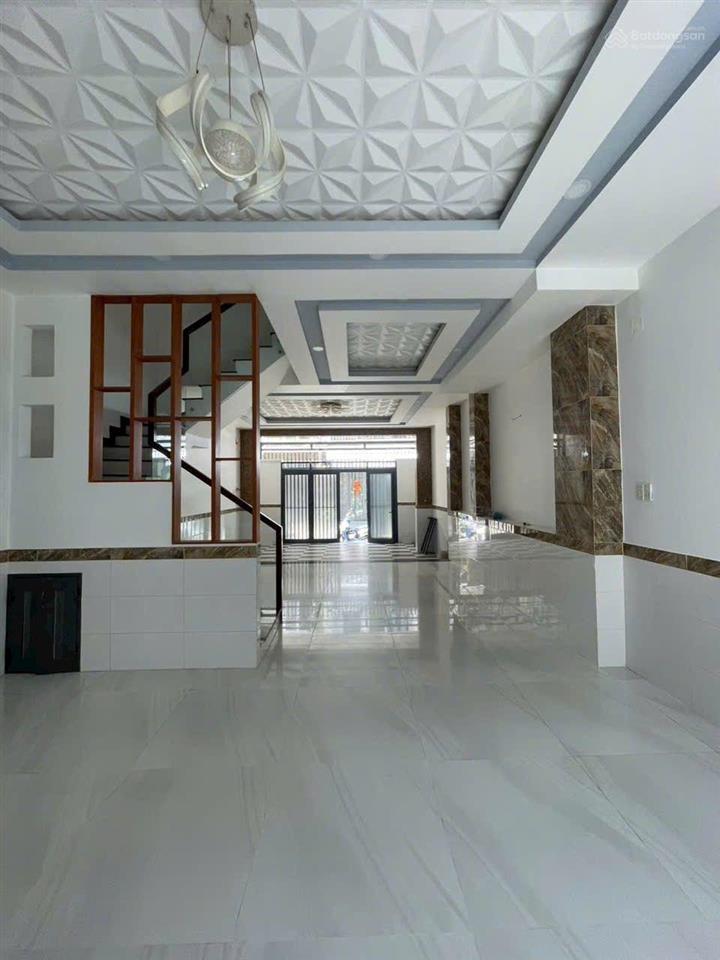 Vừa ở vừa mở văn phòng, hẻm xe hơi lê văn lương, 5,5x14,5m, 4 phòng ngủ, 15 triệu/tháng
