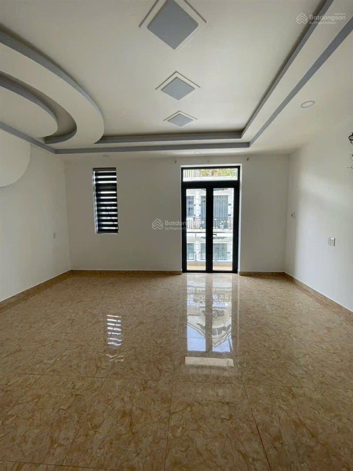 Vừa ở vừa mở văn phòng, hẻm xe hơi lê văn lương, 5,5x14,5m, 4 phòng ngủ, 15 triệu/tháng