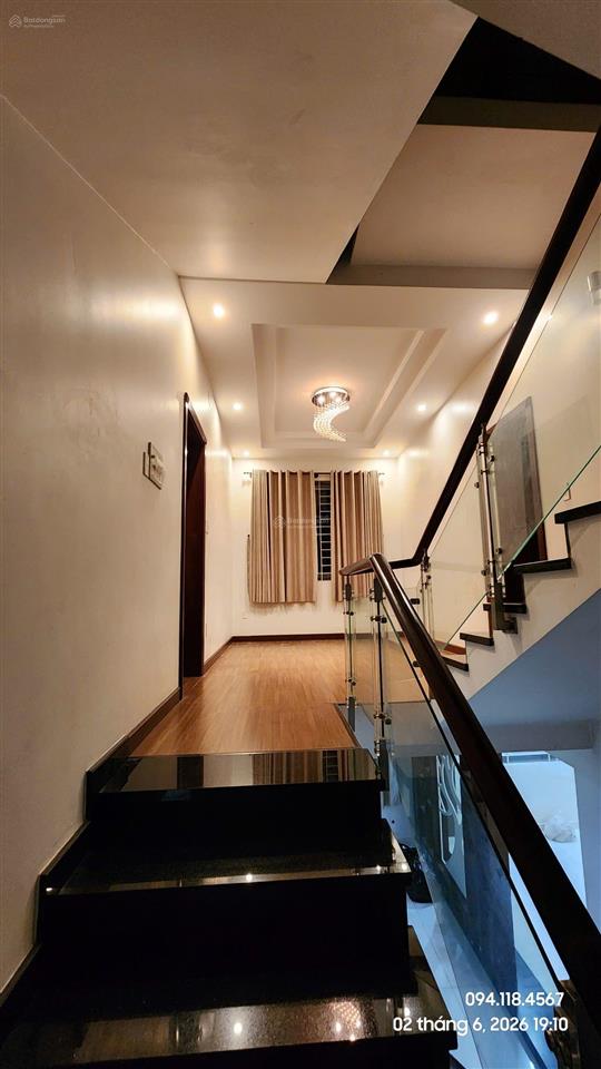 Cho thuê nhà có hầm sadeco phước kiển 10x20m  vừa ở vừa làm công ty