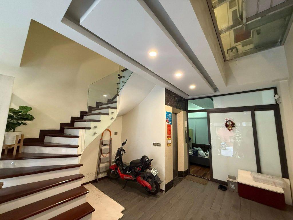 Bán 62m - 6 Tầng - 4.5m.Mặt Tiền.( Mặt Phố  Vân Hồ ) Hai Bà Trưng 