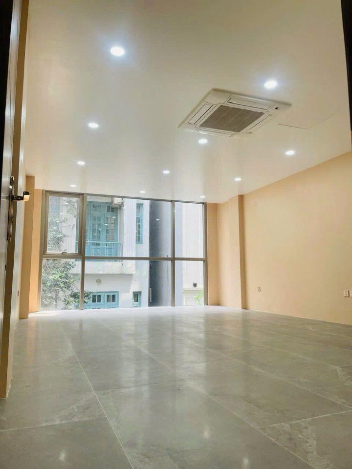Bán 70m - 8 Tâng - 5m.Mặt Tiền. ( Láng Hạ ) Đống Đa. Phân Lô Ô Tô 