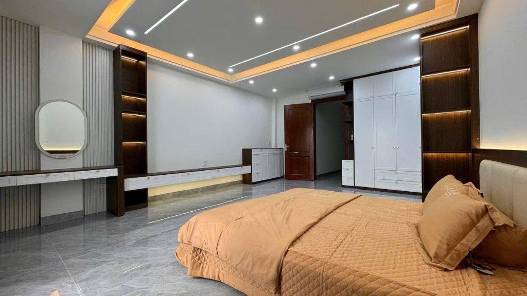 Bán 55m - 7 Tầng - 4.5m.Mặt Tiền.( Đường Bưởi ) Ba Đình 