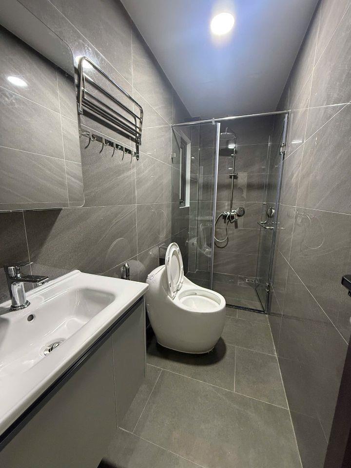 Bán 180m - 9 Tầng - 8m.Mặt Tiền.( Võ Chí Công ) Cầu Giấy. Thu 5 Tỷ/Năm 