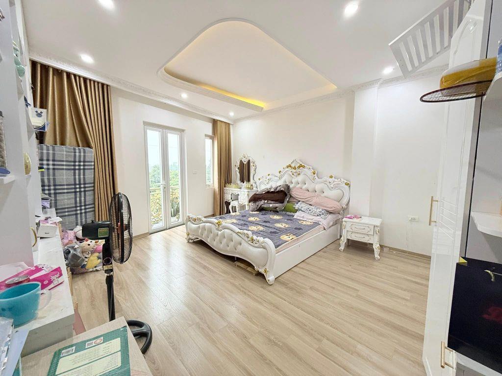Bán 60m - 7 Tầng - 4.6m.Mặt Tiền. ( Đức Diễn ) Bắc Từ Liêm 