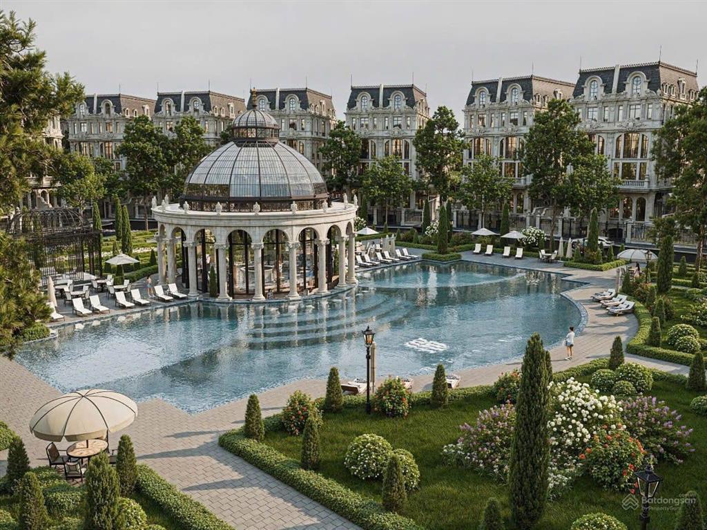Biệt thự hoàng gia pháp 150m2 song lập, thiết kế phong cách cổ điển, bể bơi riêng từng căn, có hầm