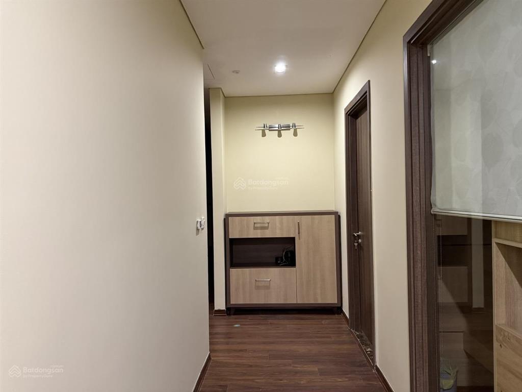Cho thuê cc vinhomes metropolis  liễu giai, 90 triệu, 300m2, 4pn, 2wc. bể bơi riêng trong nhà