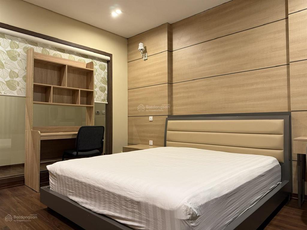 Cho thuê cc vinhomes metropolis  liễu giai, 90 triệu, 300m2, 4pn, 2wc. bể bơi riêng trong nhà