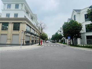 24.5 tỷ bao phí cho căn song lập san hô 06 mua ở hay đầu tư đều quá hợp lý. view hồ điều hoà 24.5ha
