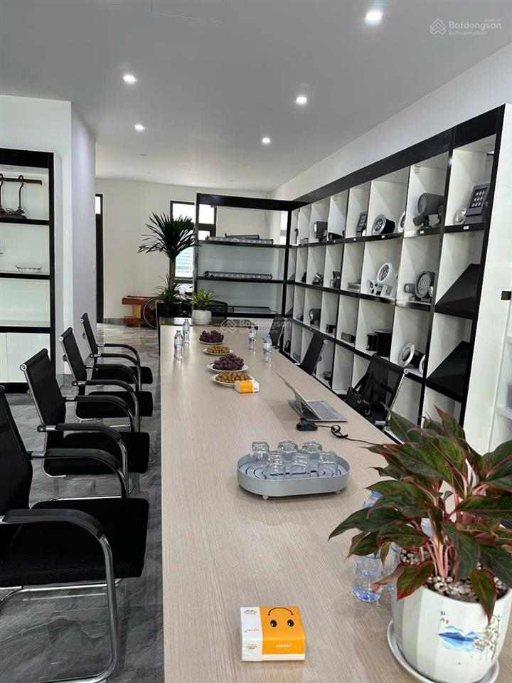 Phân khu sao biển nhà 5 tầng có thang máy | full đồ | 45 triệu/tháng