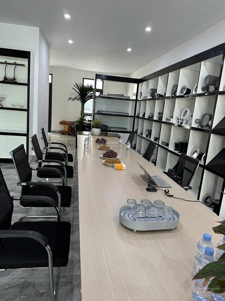 Phân khu sao biển nhà 5 tầng có thang máy | full đồ | 45 triệu/tháng