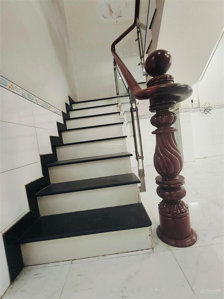 Giảm liên tiếp 200 triệu chỉ trong vài ngày giá mới chỉ 5.98.0tỷ 4x14 sổ vuông vức