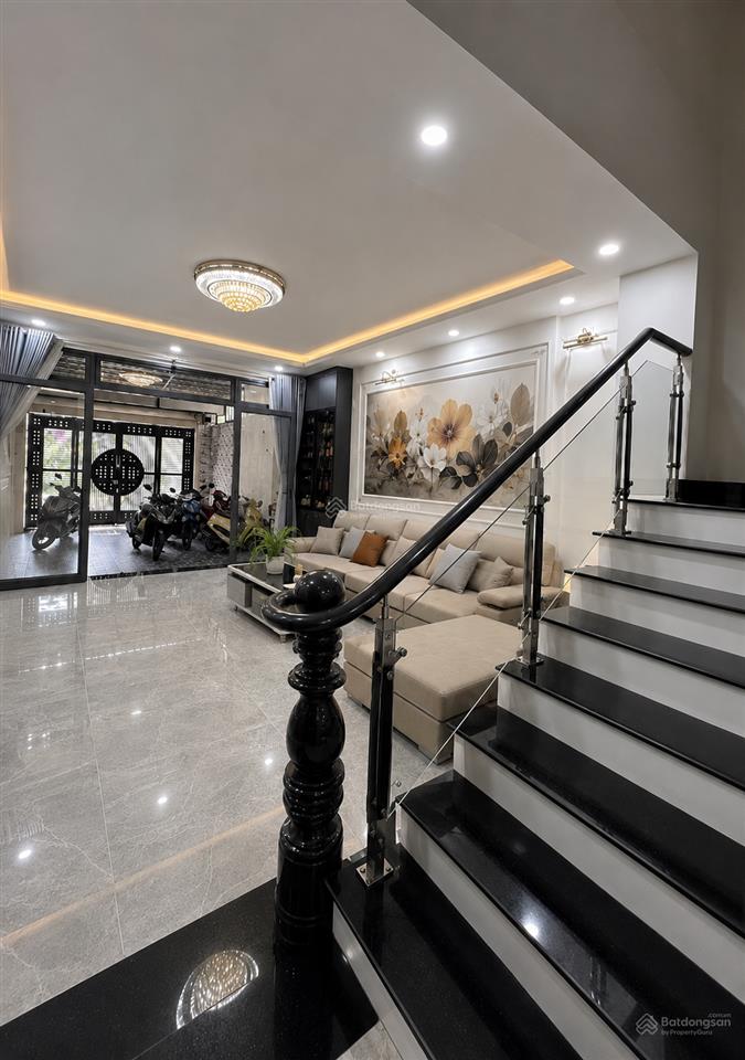 Một căn nhà chủ tự xây chắc chắn, pháp lý hoàn chỉnh, 4 x 14 nhỉnh 6 tỷ