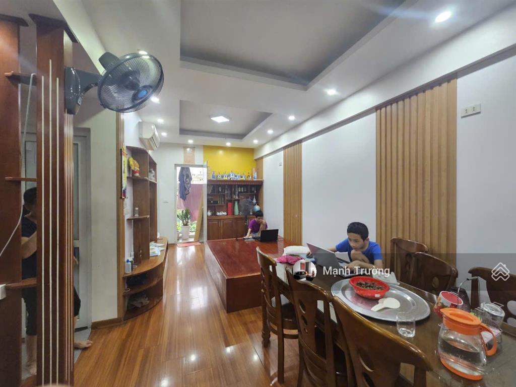 Bán căn góc 2 ngủ, sổ đỏ chính chủ chung cư d1 ct2 tây nam linh đàm