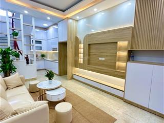 Nhà đẹp hoàng mai nở hậu 5 tầng 31m 2 mặt thoáng gần ô tô giá 8,68 tỷ
