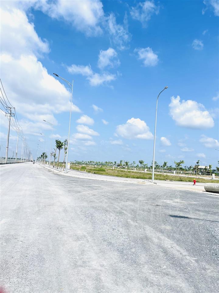 Hot nội bộ nền góc 2mt đường 60m, view công viên tttm, 3,5 tỷ