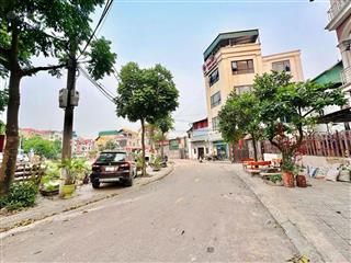 "hiếm!bán đất đức diễn tặng nhà 3 tầng,oto 7 chỗ ngủ trong nhà,oto tránh,dừng đỗ ngày đêm,nhỉnh 7ty