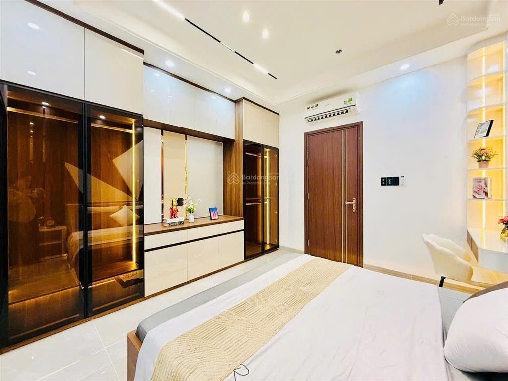 Bán nhà hẻm xe hơi 8m đường hoàng sa phường 11 quận 3, dt 6x16m, trệt 2 lầu st, giá 15 tỷ