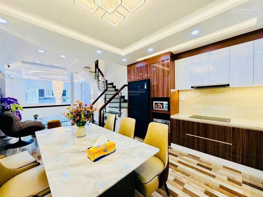 Bán nhà mặt tiền kinh doanh ngô gia tự quận 10, dt 3.6x12m, trệt lửng 5 lầu thang máy, giá 17.2 tỷ