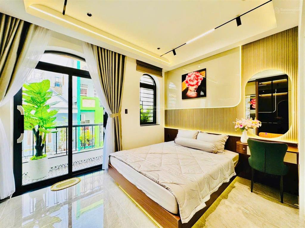 Bán nhà hẻm đẹp 390 nguyễn đình chiểu quận 3, dt 3.3x10m, nh 3.4m, trệt 2 lầu nhà mới, giá 7.9 tỷ
