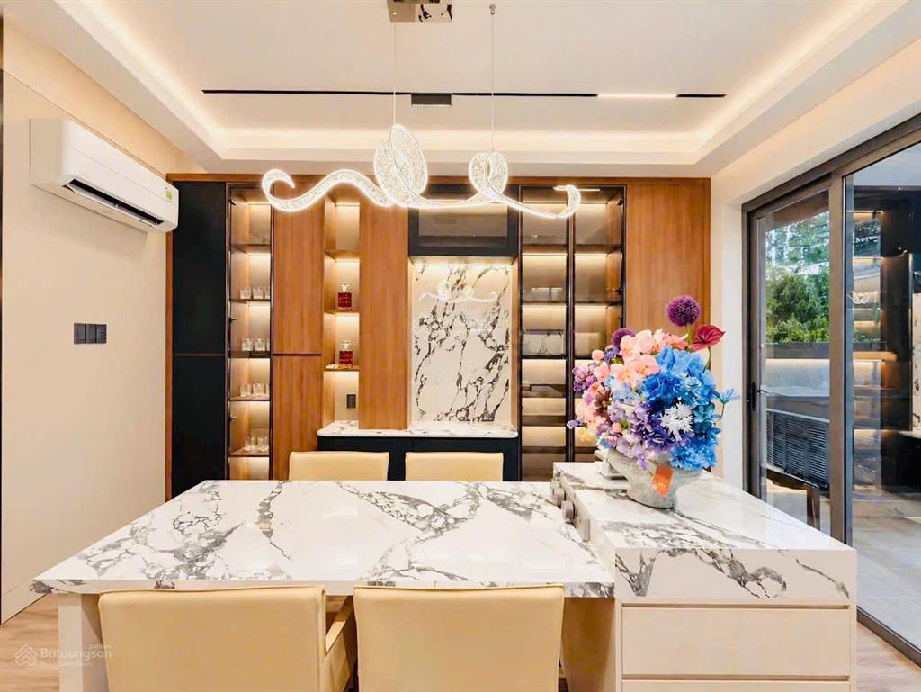 Bán nhà hẻm đẹp 92 đường phạm ngọc thạch gần hồ con rùa quận 3, dt 3.2x13m, giá 10.4 tỷ