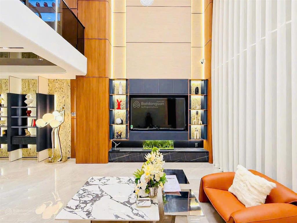 Bán nhà mặt tiền kinh doanh nhật tảo gần chợ nguyễn tri phương quận 10, dt 5.5x14.5m, giá 14 tỷ